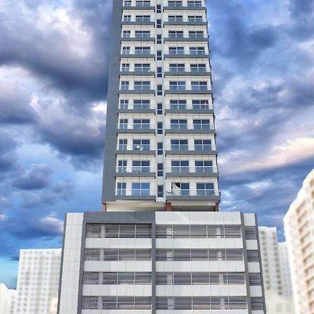 Afaq Tower Apartment Манама Екстериор снимка