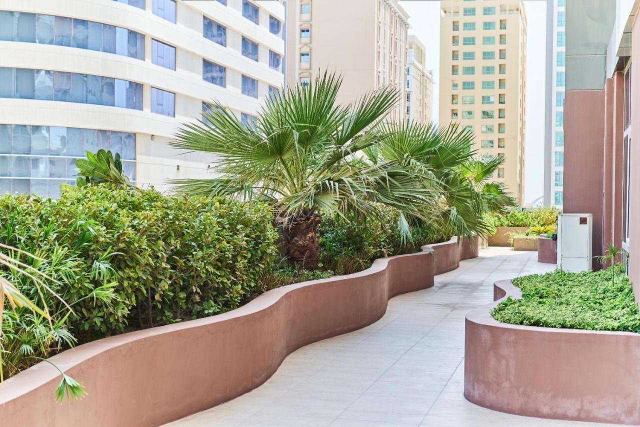 Afaq Tower Apartment Манама Екстериор снимка