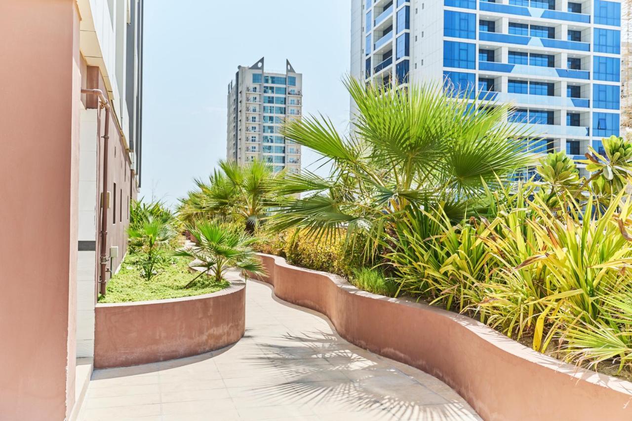 Afaq Tower Apartment Манама Екстериор снимка